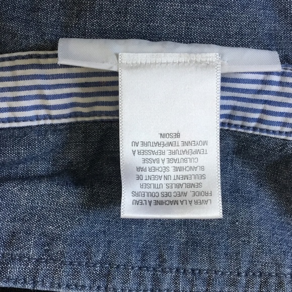 Karen Scott  Blue Denim Sleeveless Button Down Top - Picture 9 of 9